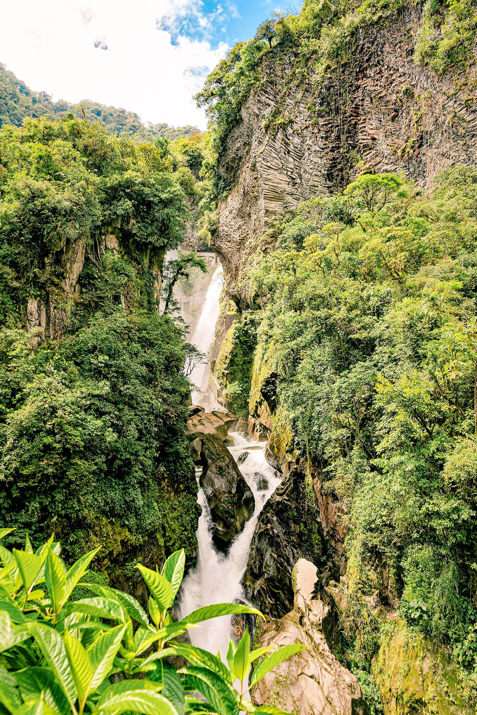  Visit Devil's Cauldron waterfall 