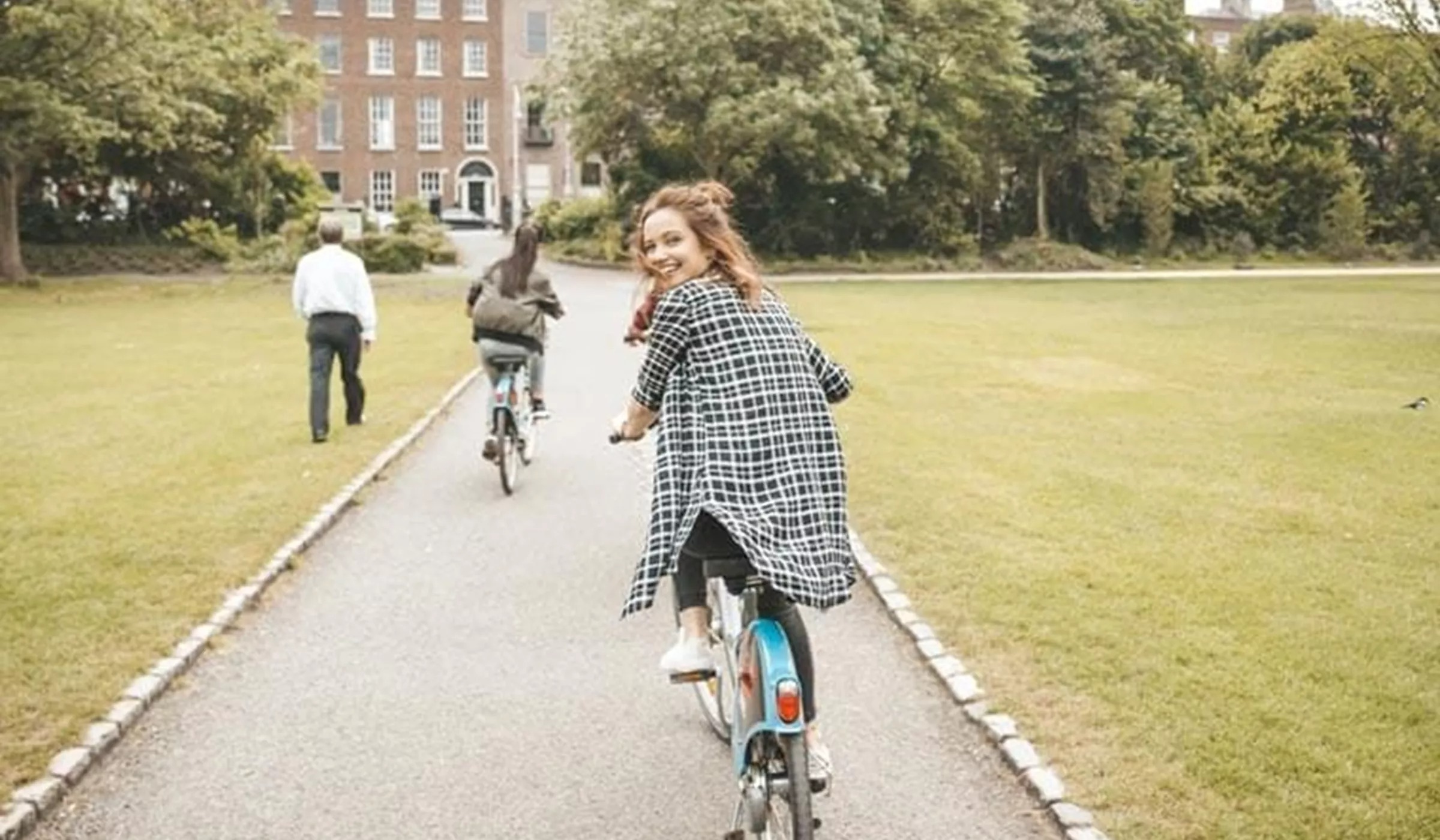 Bike Ride Merrion Square Dublin Ireland