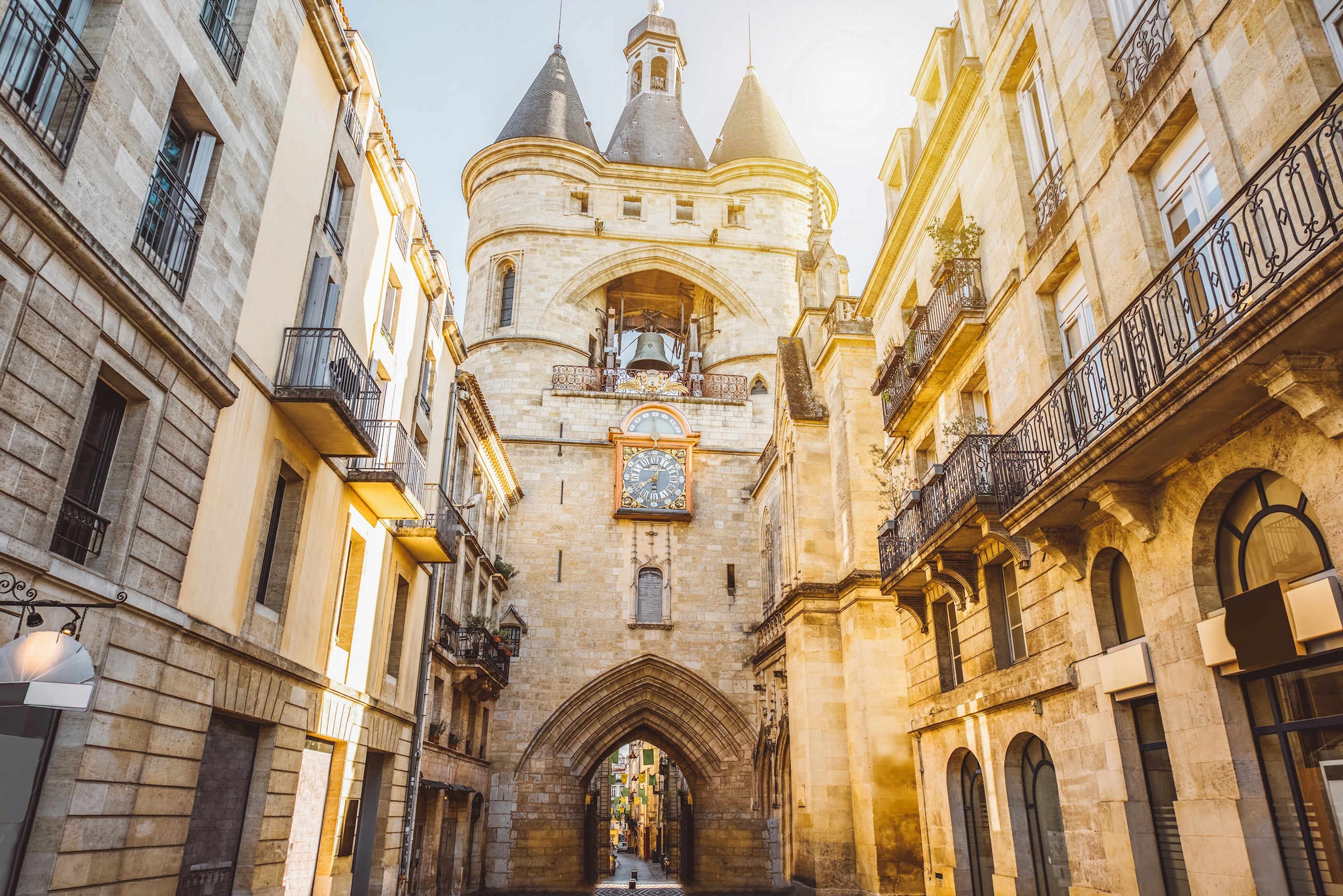  Visit Bordeaux 