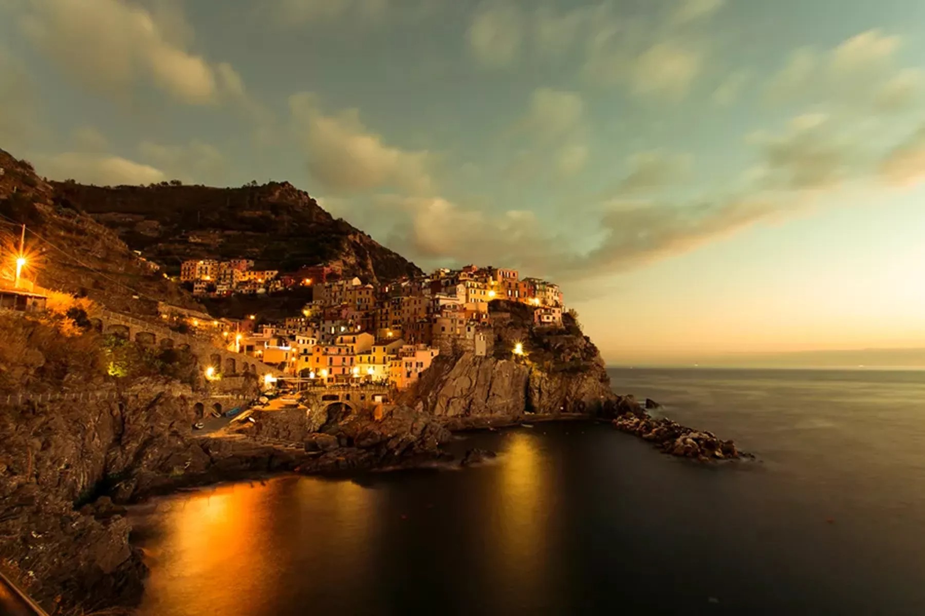 imgi_82_luxury-small-group-tours-hero-golden-five-lands.jpg
