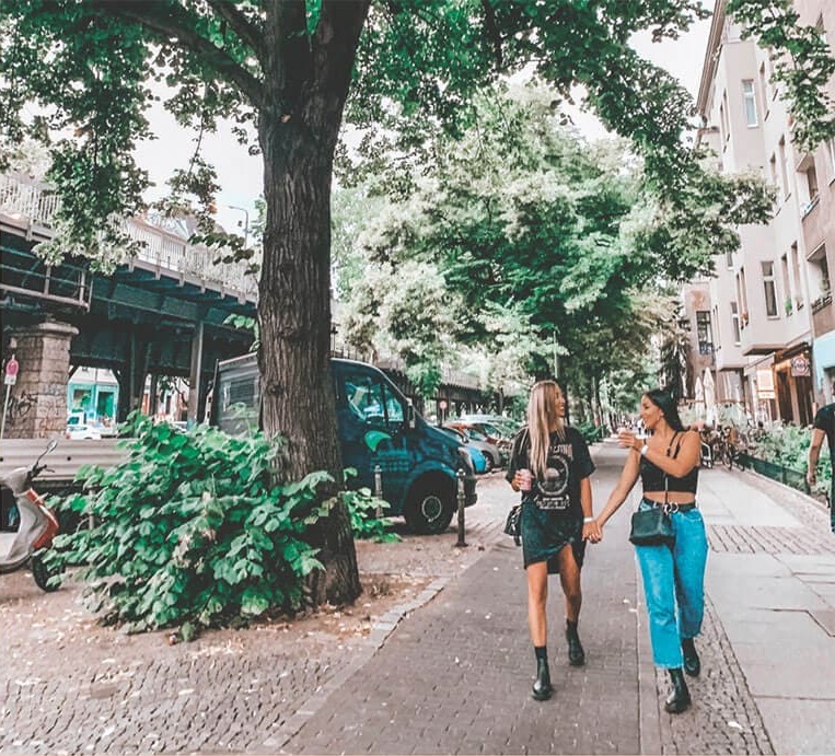 Cultural Experiences travellers wandering in Kreuzberg District in Berlin