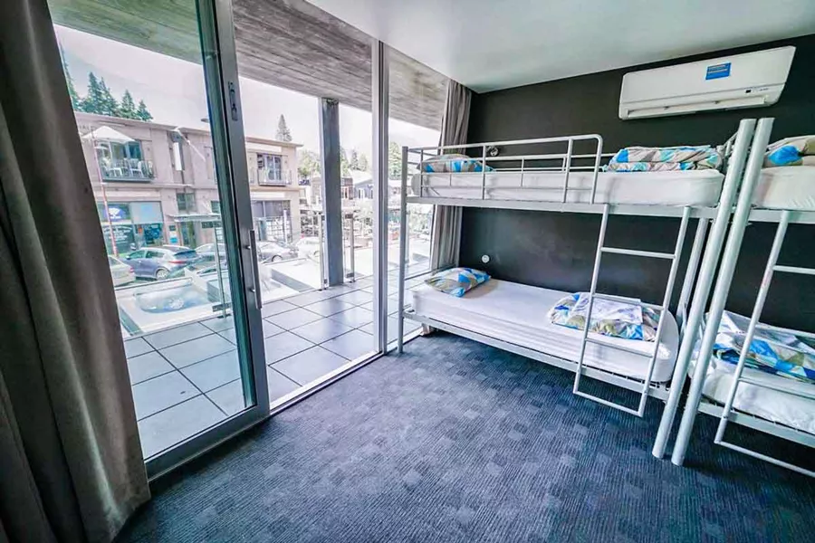 Nomads Queenstown 4 Female Dorm