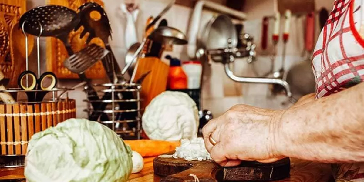 Traditional Kitchen Cooking