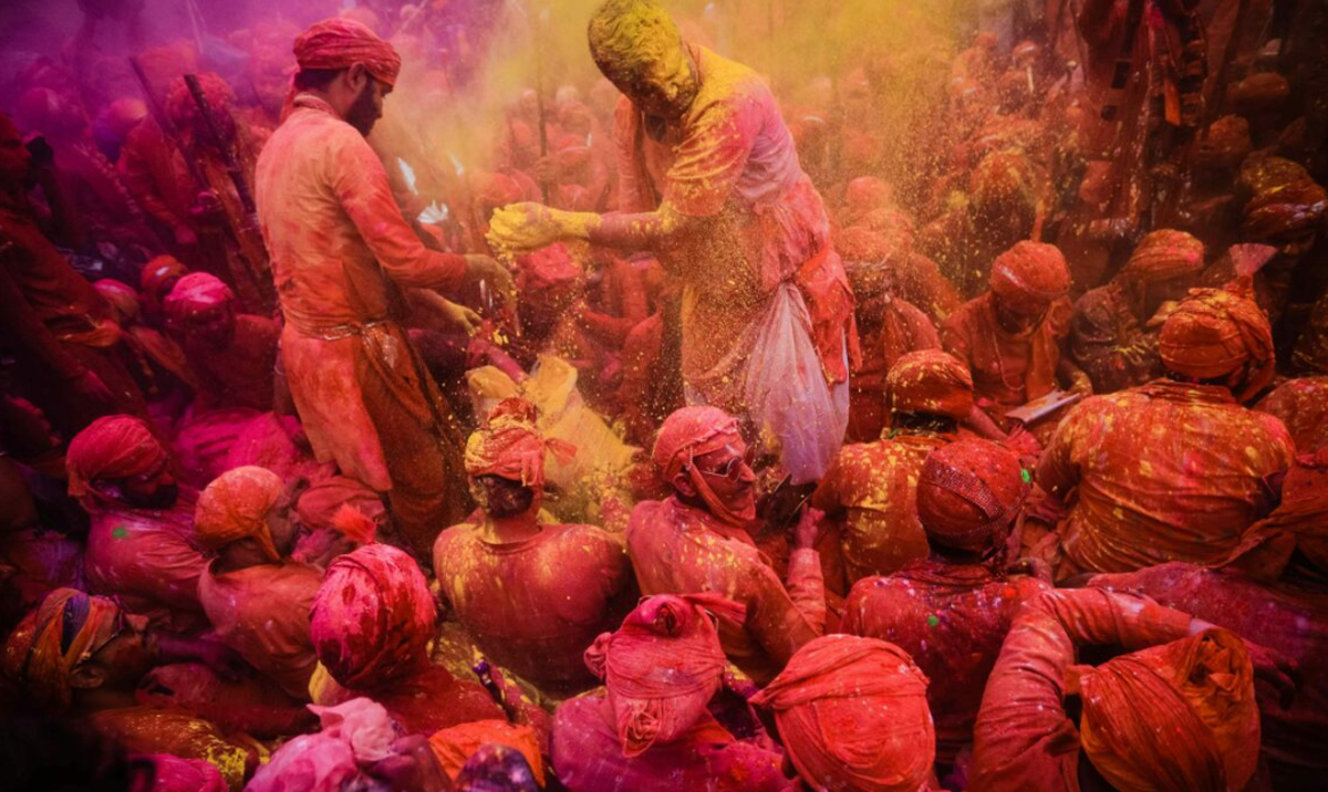 People Enjoyimg The Festival Of Colours