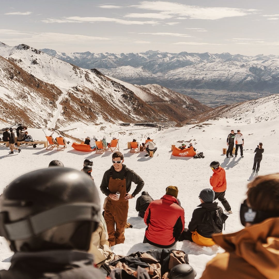 Group Enjoy Apres Ski Queenstown New Zealand