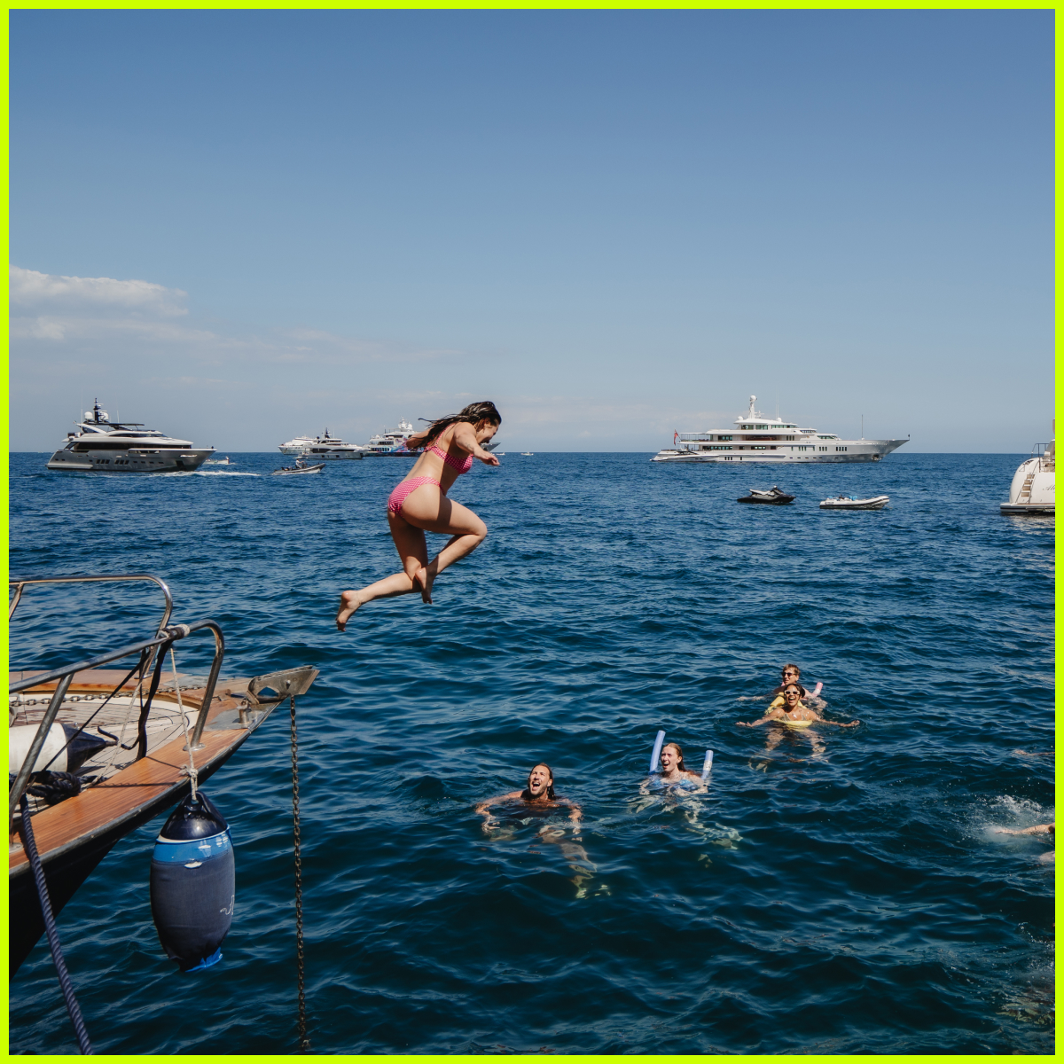 Contiki Discover Captured Jumping From Boat Into The Sea