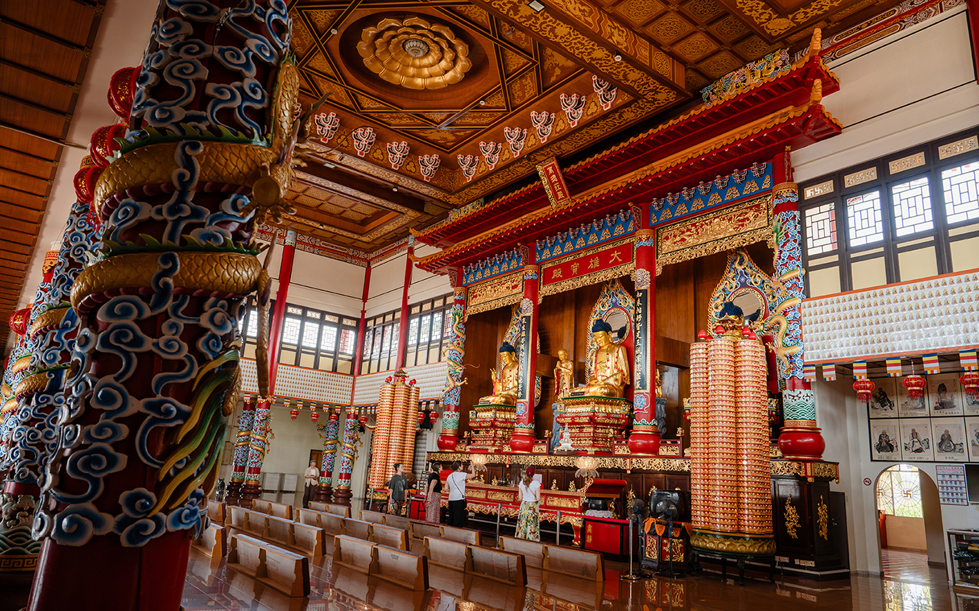 Visit Puu Jih Shih Buddhist Temple