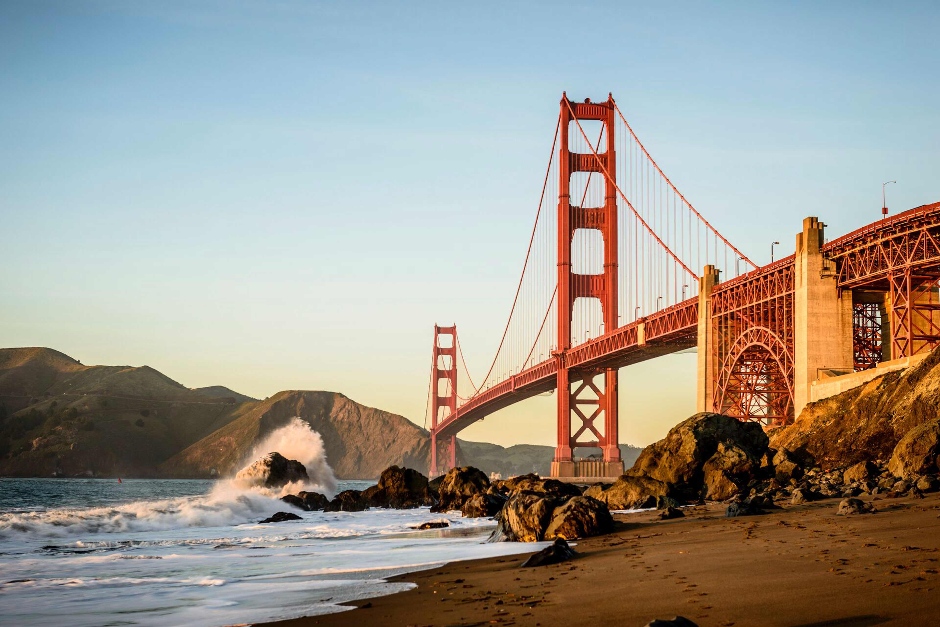  View Of Golden Gate Bridge From Beach, San Francisco, California, United States