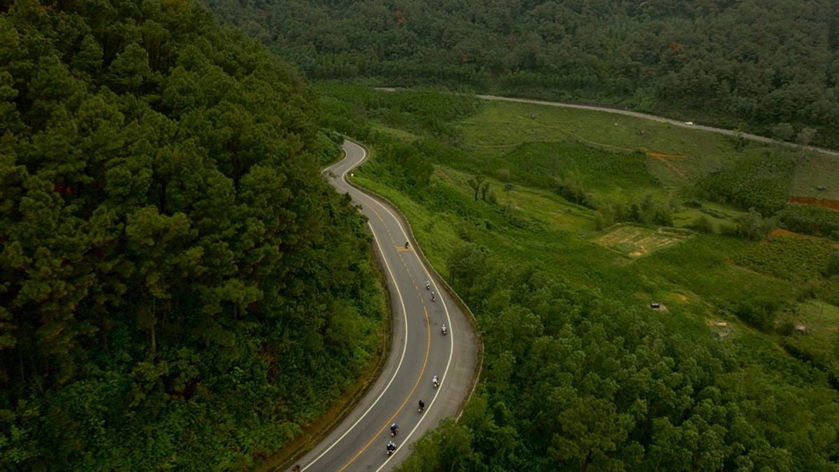 imgi_177_cambodia-road.jpg