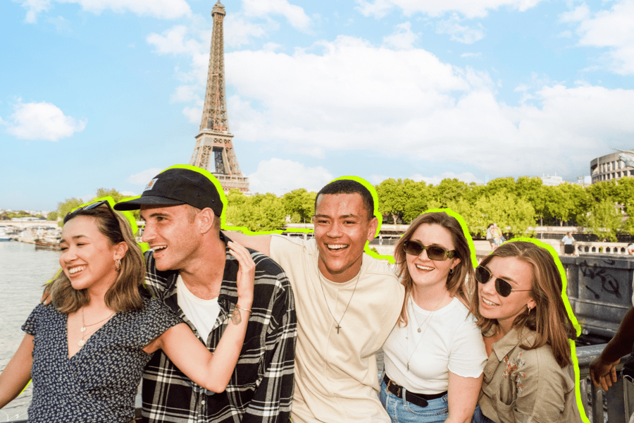 Contiki travellers in Paris