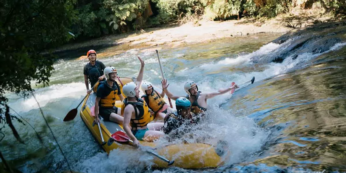 Traveller White Water Rafting In New Zealand