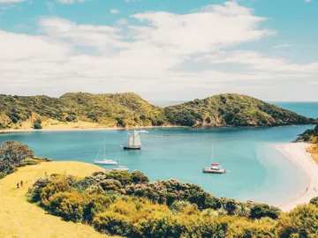explore-discover-the-bay-bay-of-islands-new-zealand.jpg