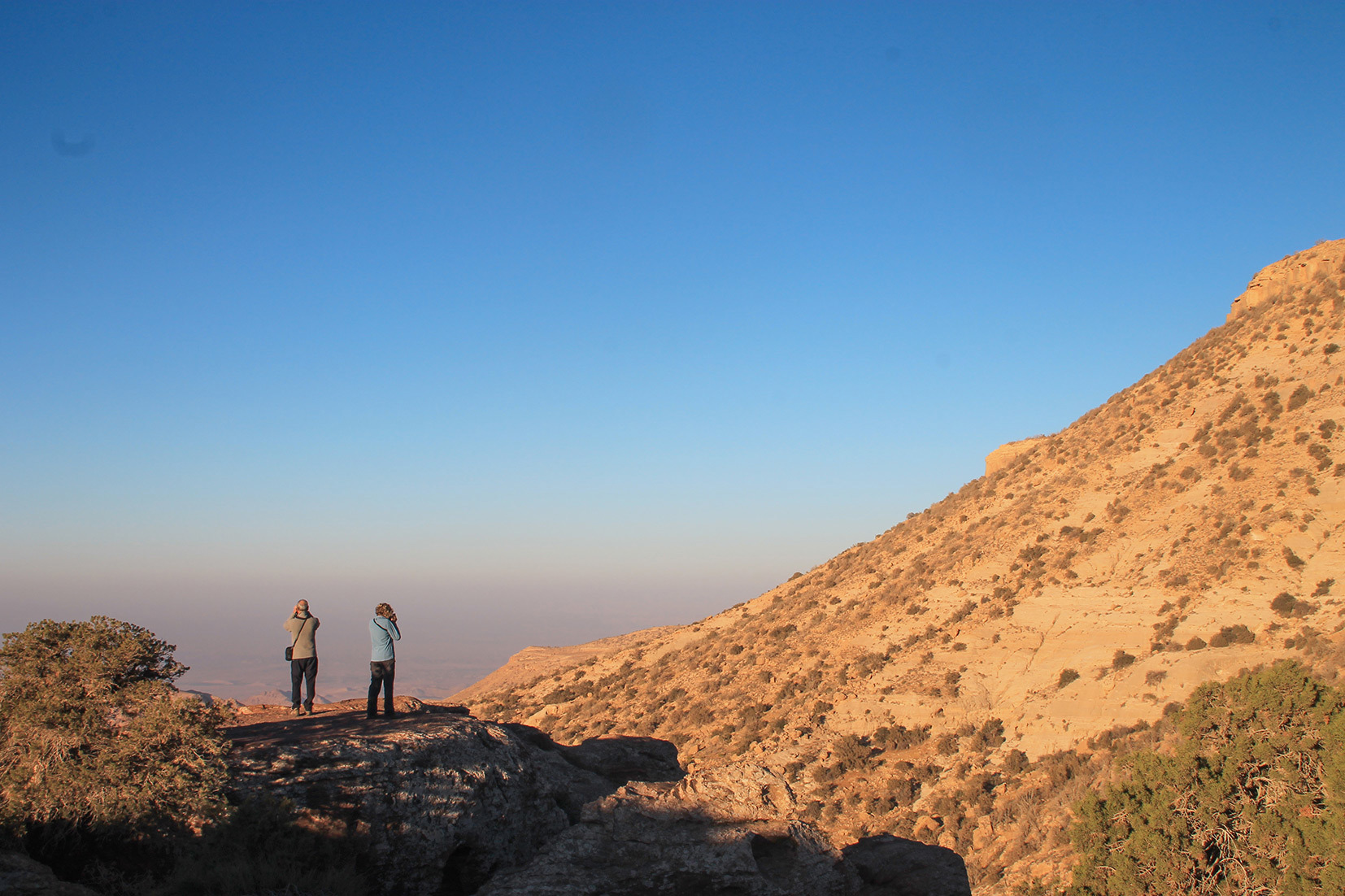 Hike the Shaq Al-Reesh Trail 