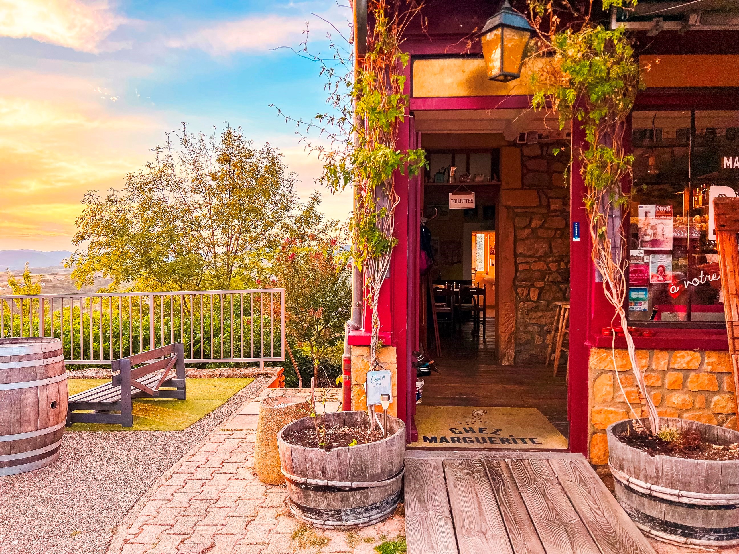 Grab a Meal in Oingt