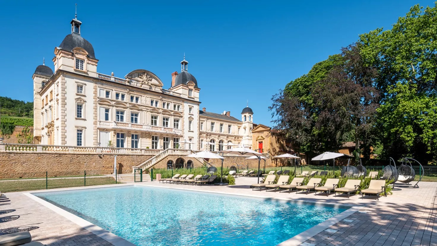 Swimming pool in front of Chateau