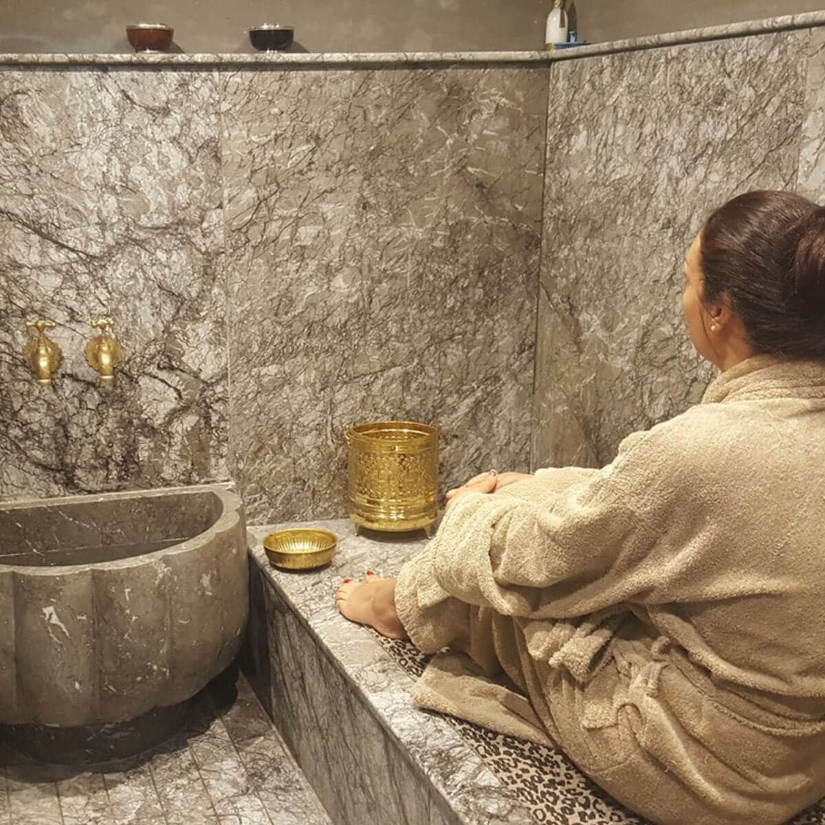 Accommodation Riad Africa a traveller in a bath