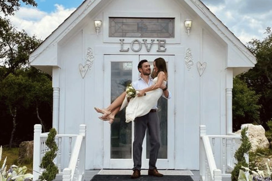 Contiki Six Two 01 Min