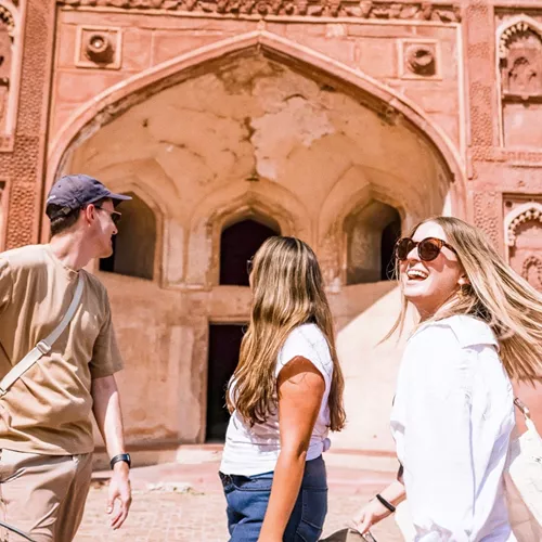 Contiki travellers visiting the historic Humayun's Tomb in Delhi, India, on the Jaipur to Delhi Golden Triangle Tour
