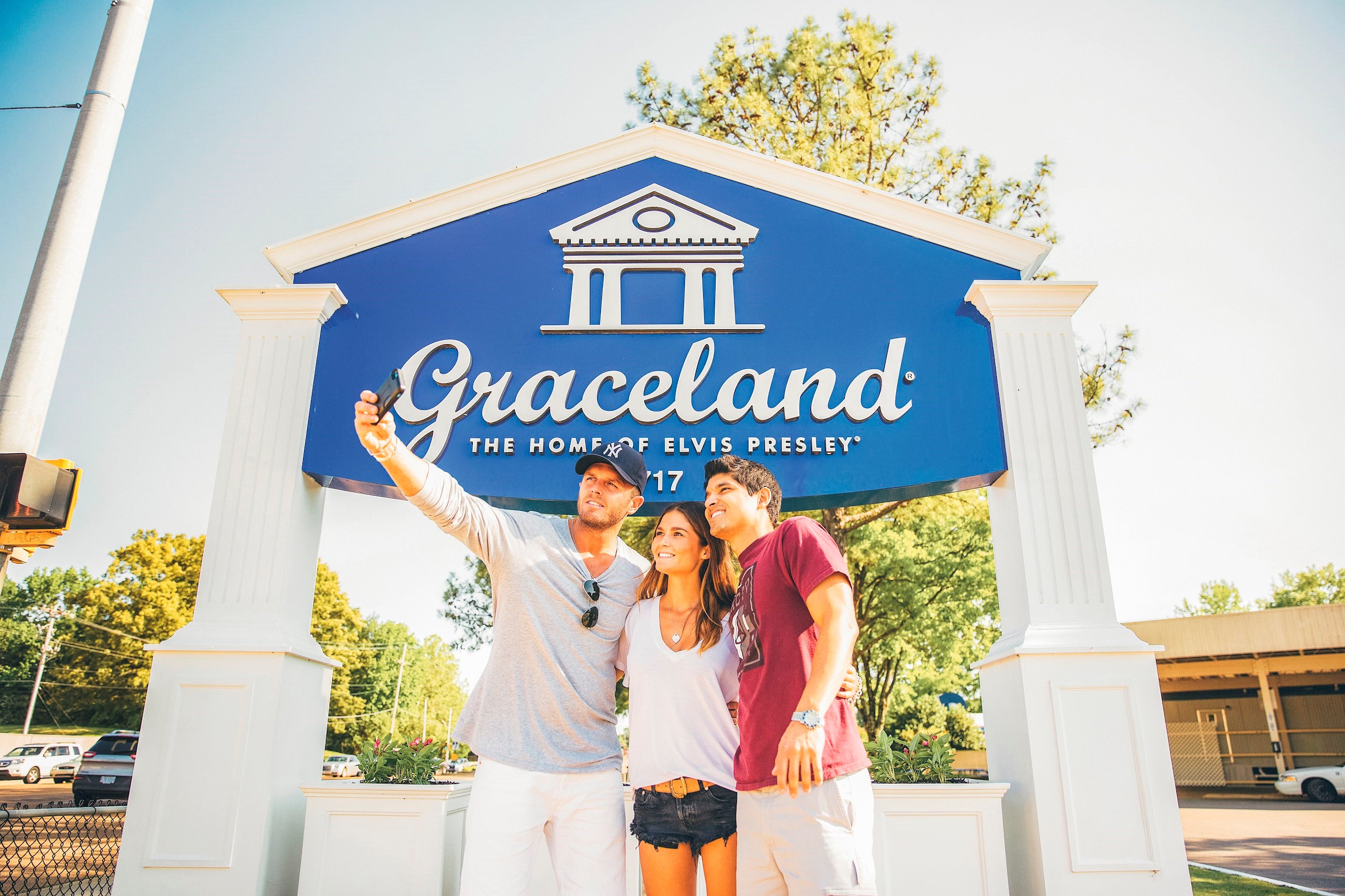 graceland-memphis-tennessee-usa.jpg