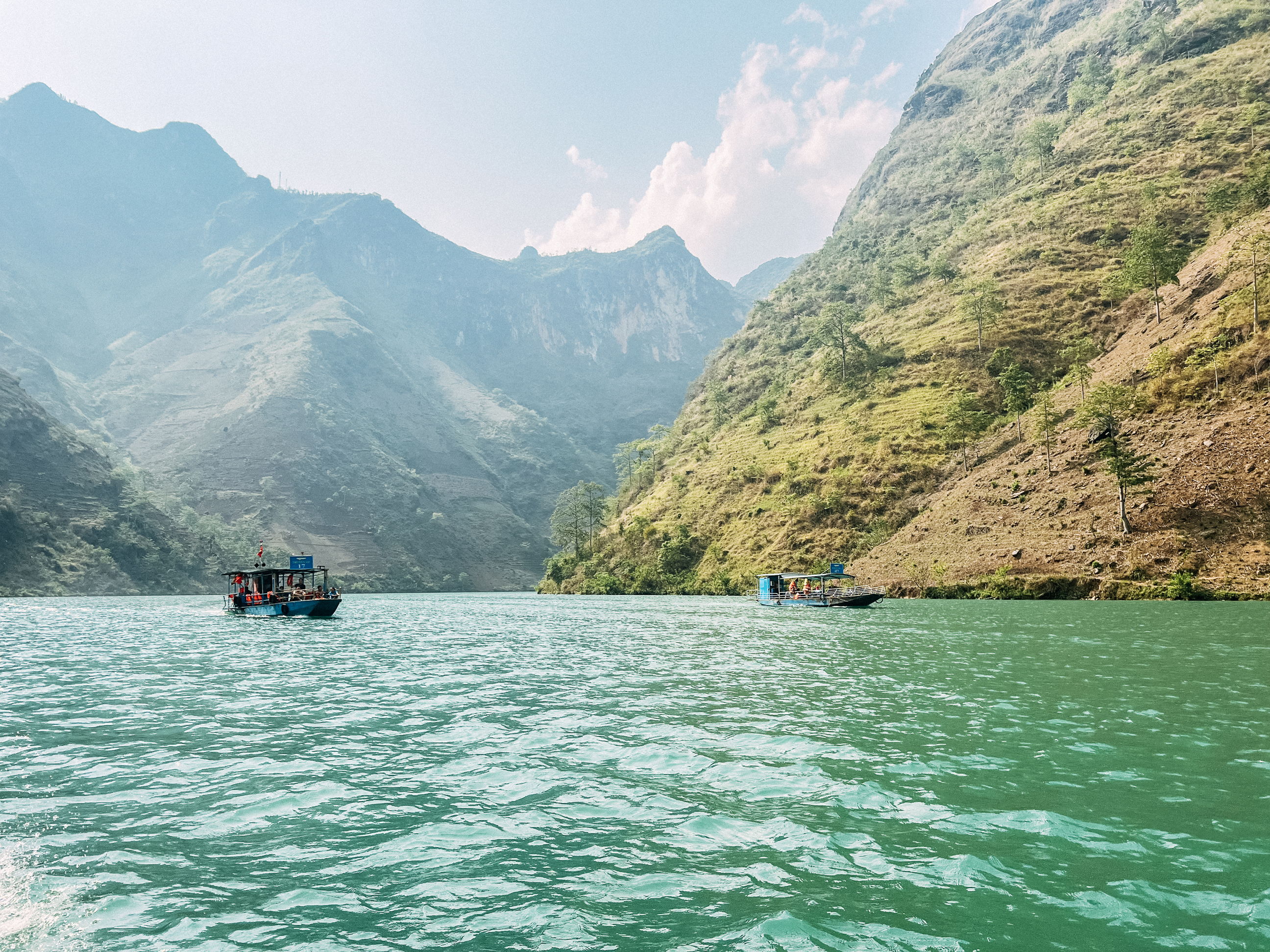 Cruise through the Tu San Canyon