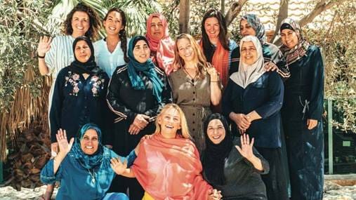 Women Travel Contiki