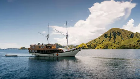 komodo-boat-indonesia.jpg