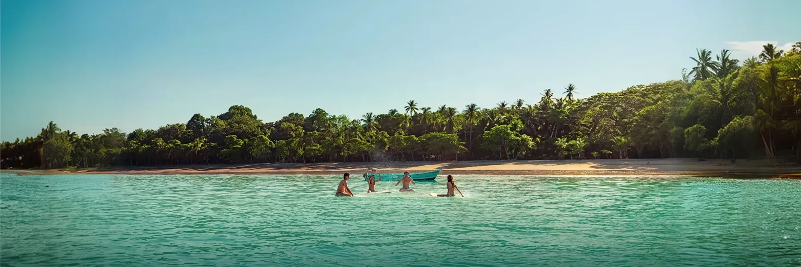 contiki-can-take-you-to-every-corner-of-the-globe-3.webp