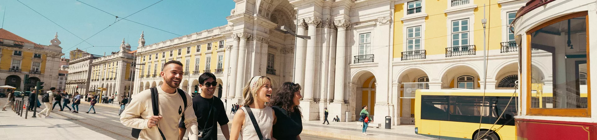 Contiki Travellers In Lisbon