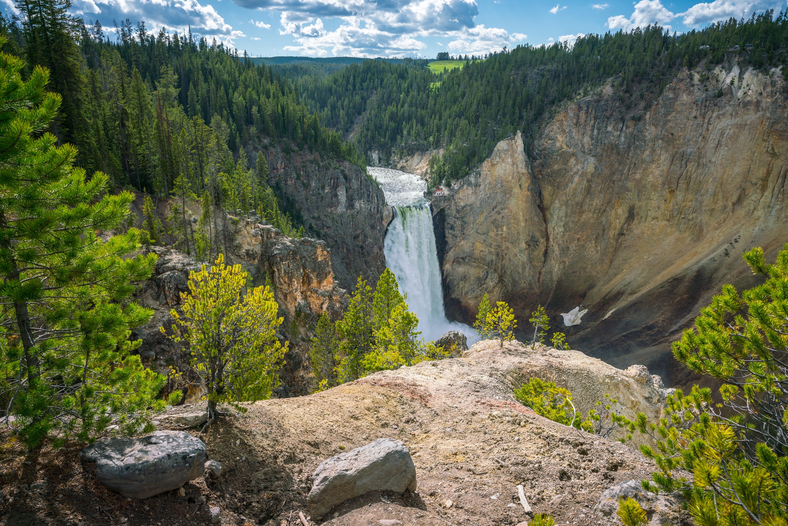 See the Upper and Lower Falls of the River