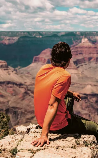 Traveller overlooking the Grand Canyon - Contiki USA Road Trip Start Los Angeles