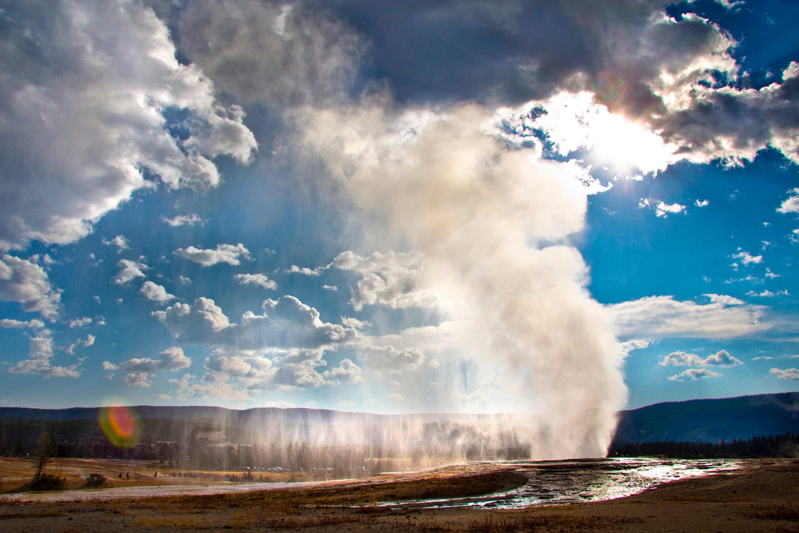 Watch Old Faithful 'Go Off'