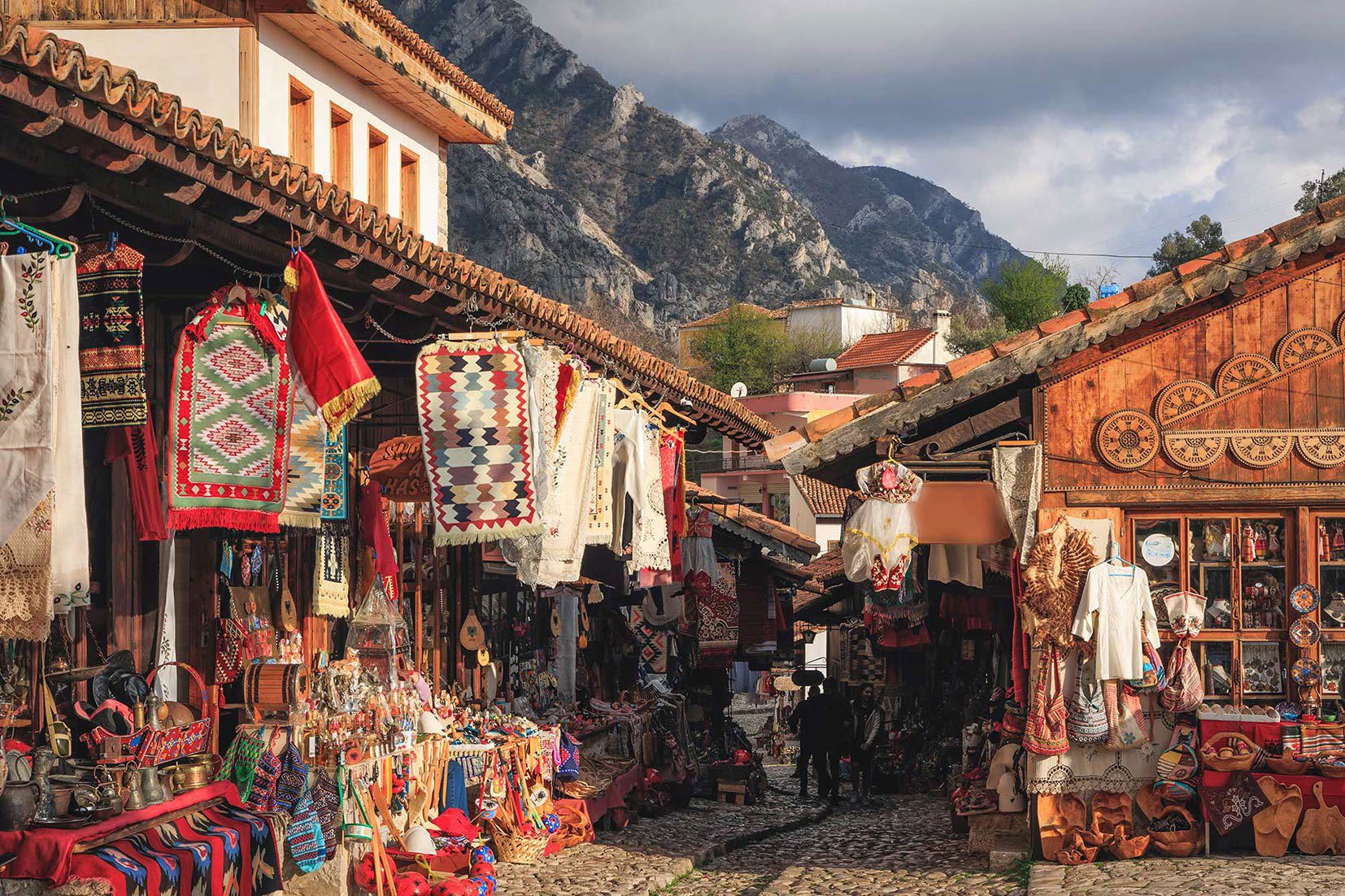 Wander Krujë’s Castle and Bazaar