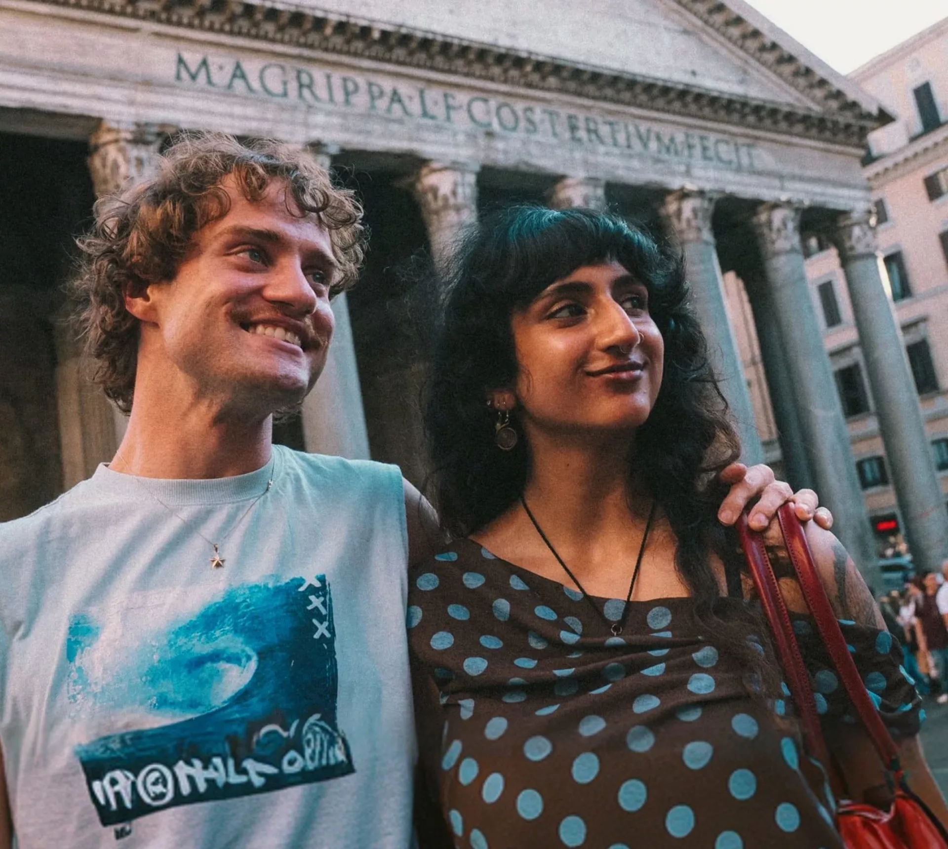 Two people outside the Pantheon in Rome - Contiki Rome to Barcelona by Train Tour