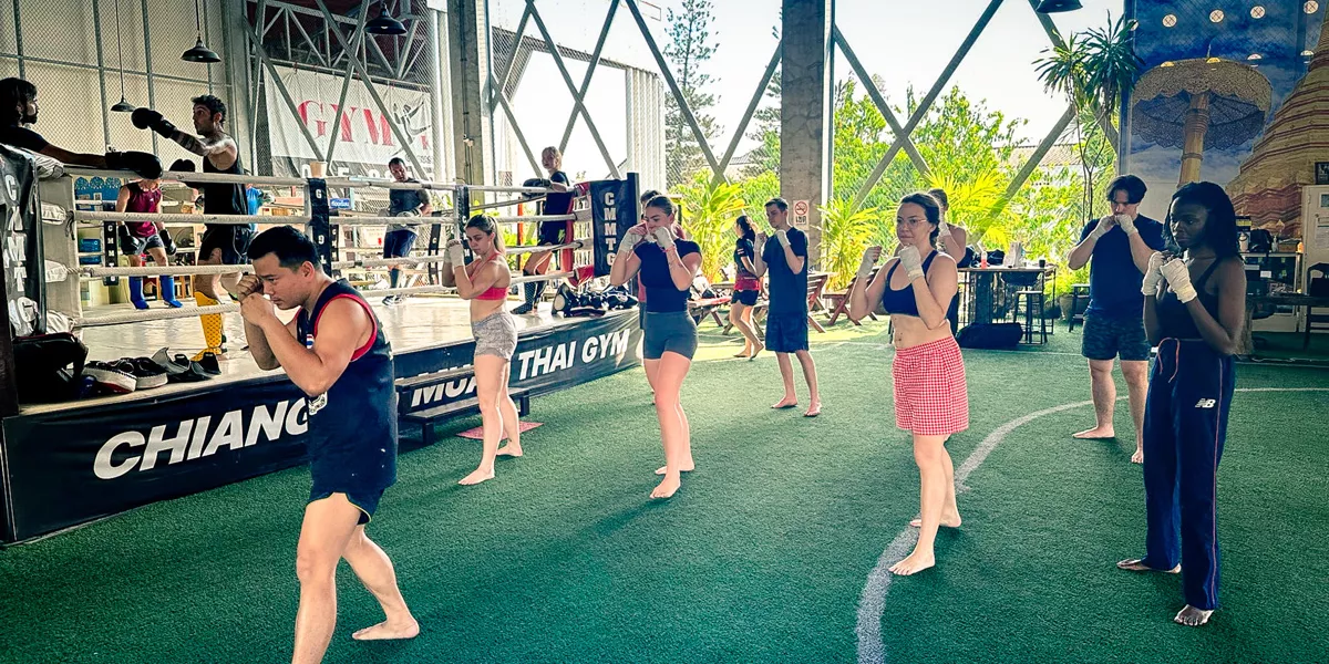 Group Learninig Muay Thai Boxing