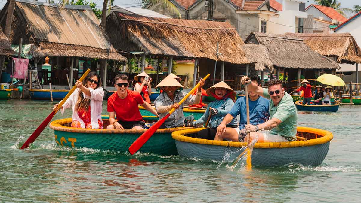 Round Boat Canoing Vietnam