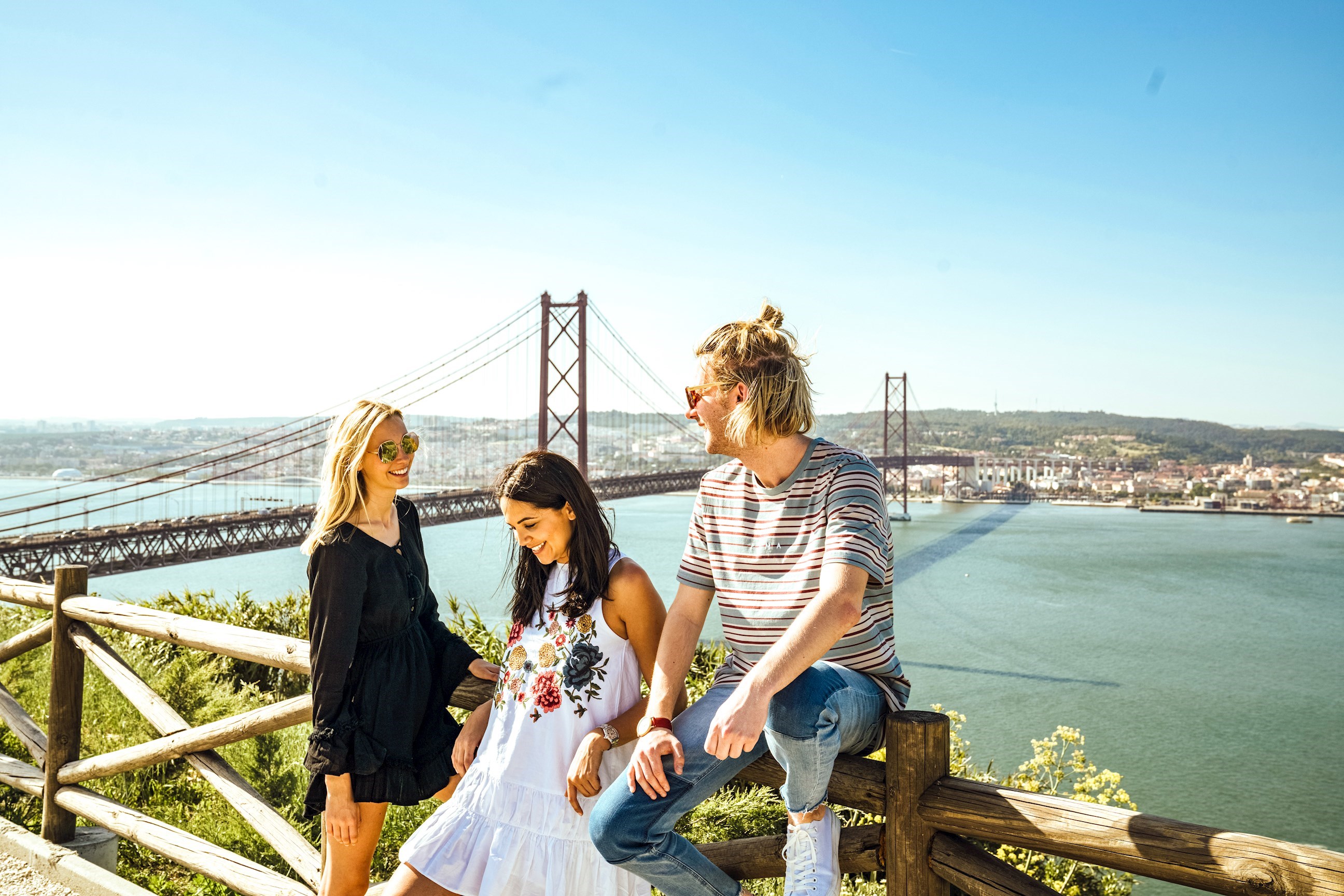 25-april-bridge-lisbon-portugal.jpg
