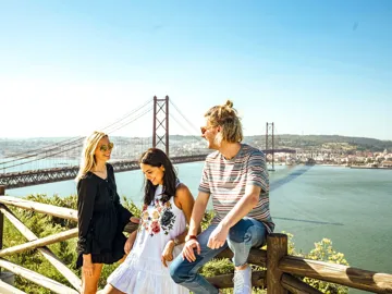 25-april-bridge-lisbon-portugal.jpg