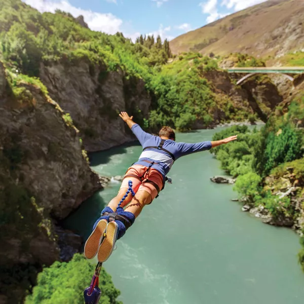 Bungee Jumping Of Bridge New Zealand 074NWZD2014