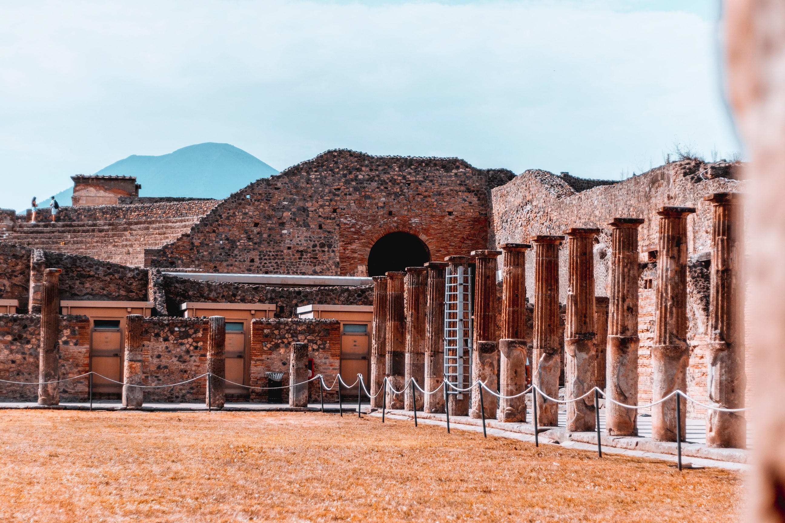 guided-tour-of-ancient-pompeii-italy.jpg