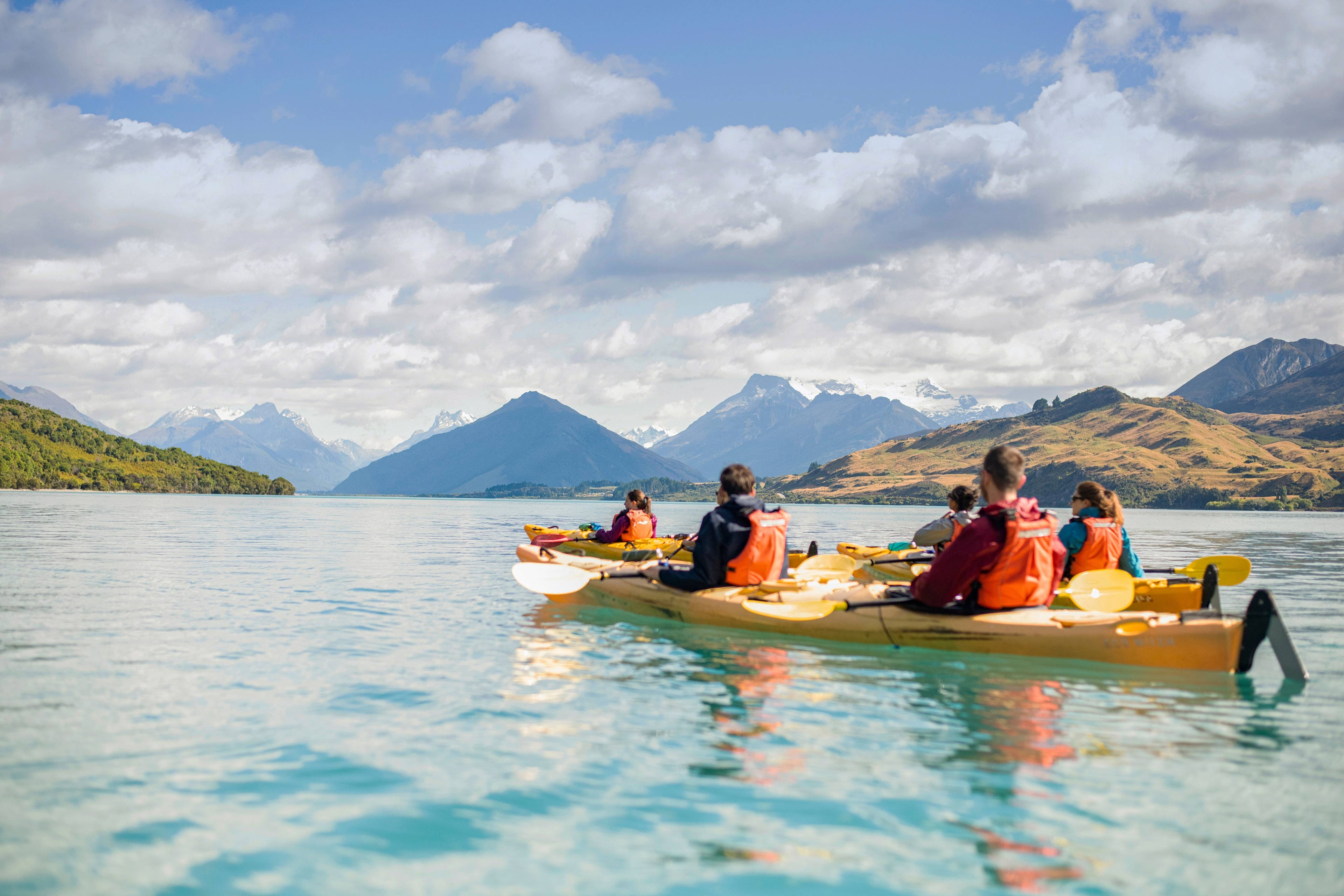 imgi_117_people-in-kayak-in-new-zealand.jpeg