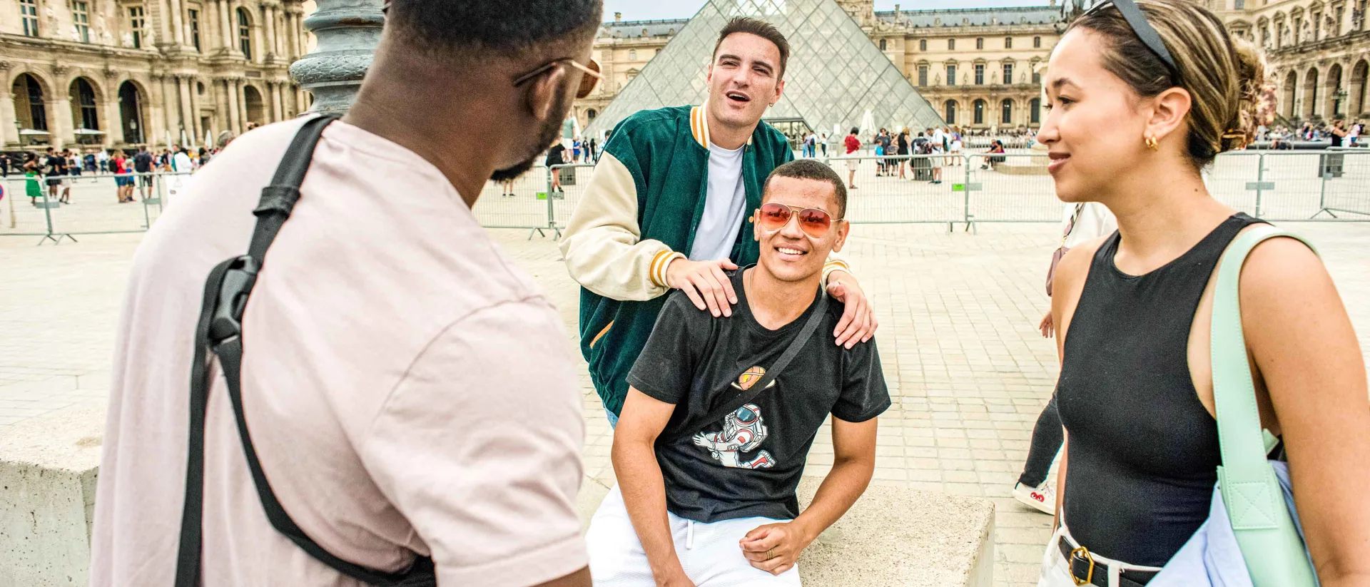 group-in-fron-of-louvre-paris-frace-1192eurs2022.jpg