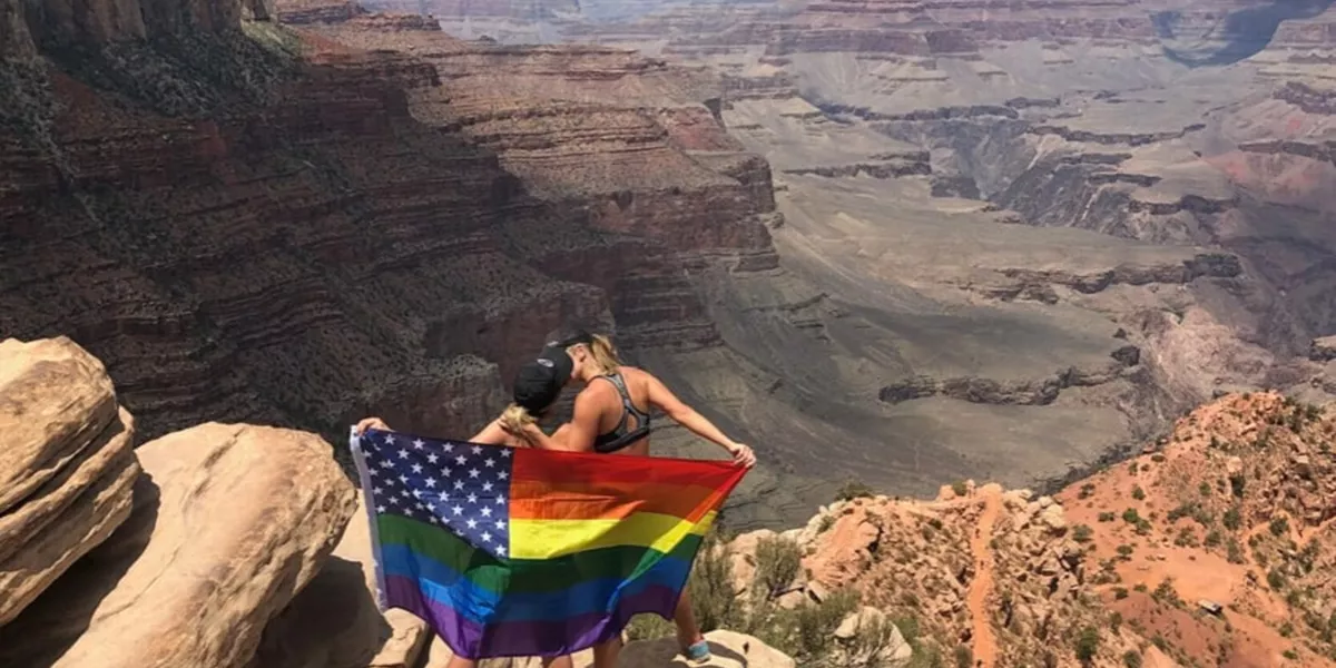 Contiki Six Two 02 Min