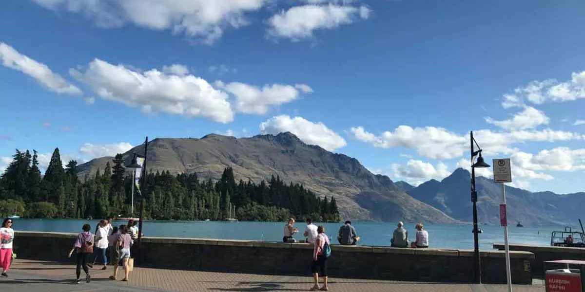 Scenice View Of Mountains New Zealand Queenstown