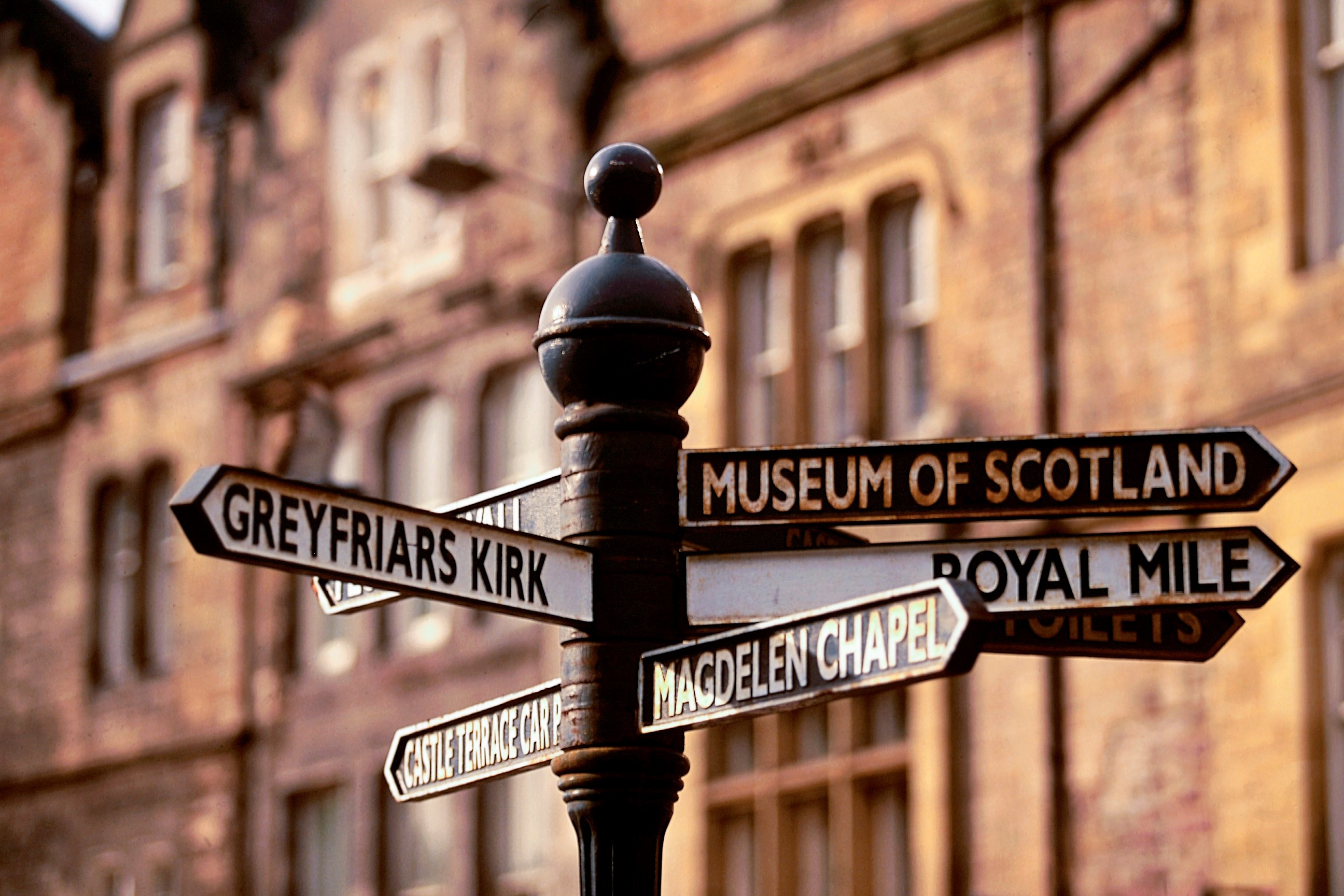 Explore Edinburgh on Foot