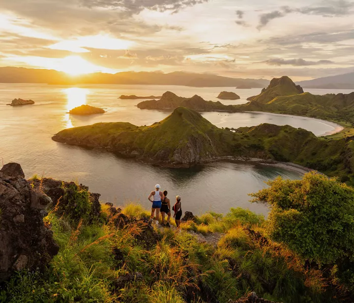 People Looking At Sunset Sea Green Mountains Opacity