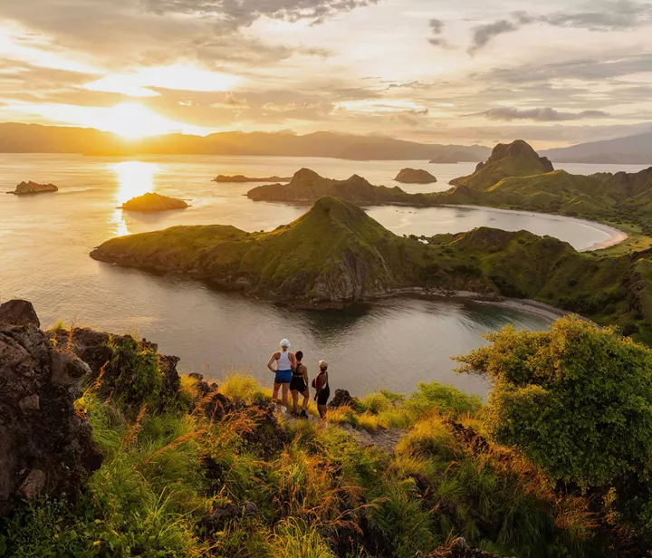 People Looking At Sunset Sea Green Mountains Opacity