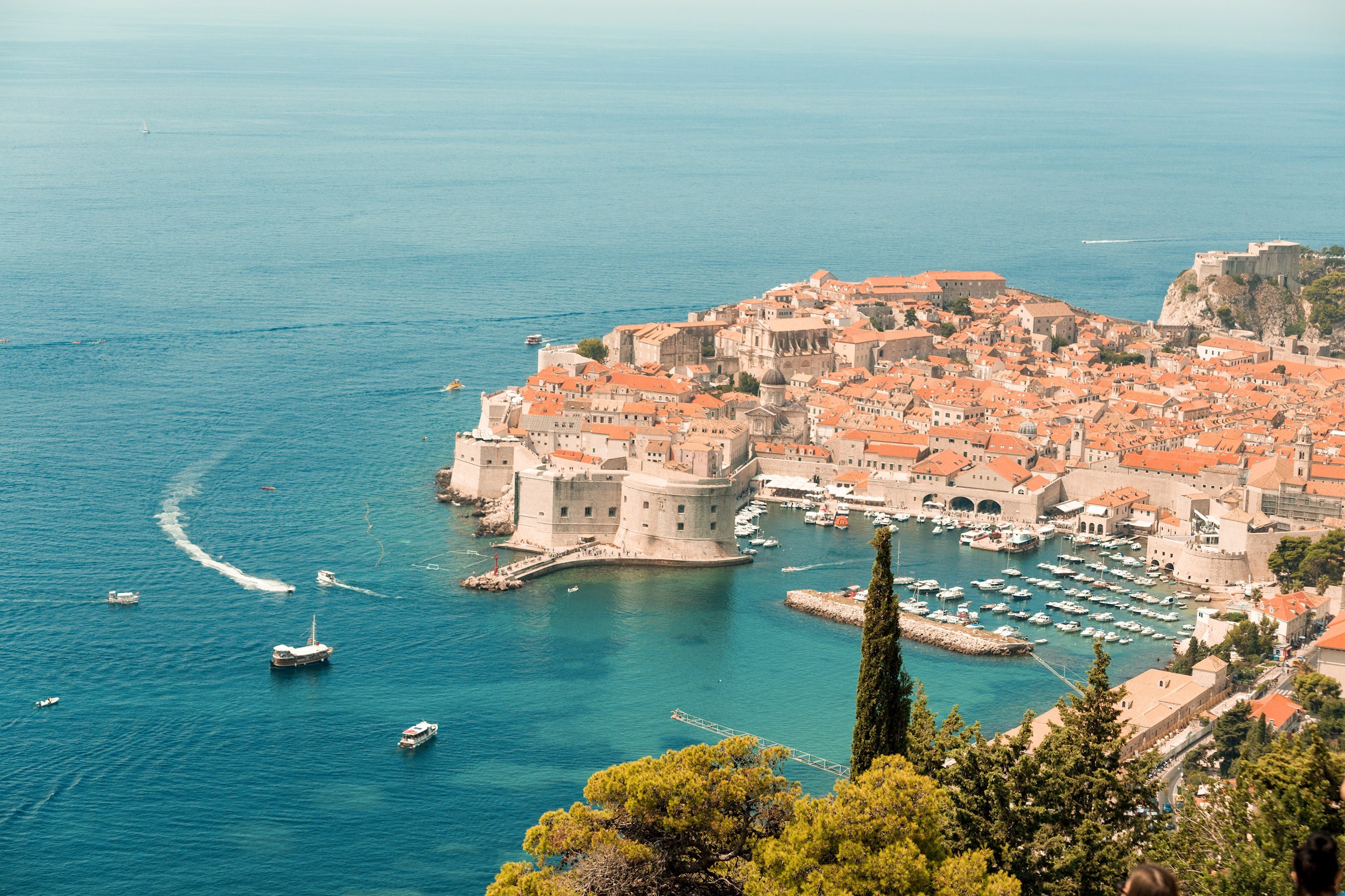 European Dream Tour 20 Days, 12 Countries Contiki