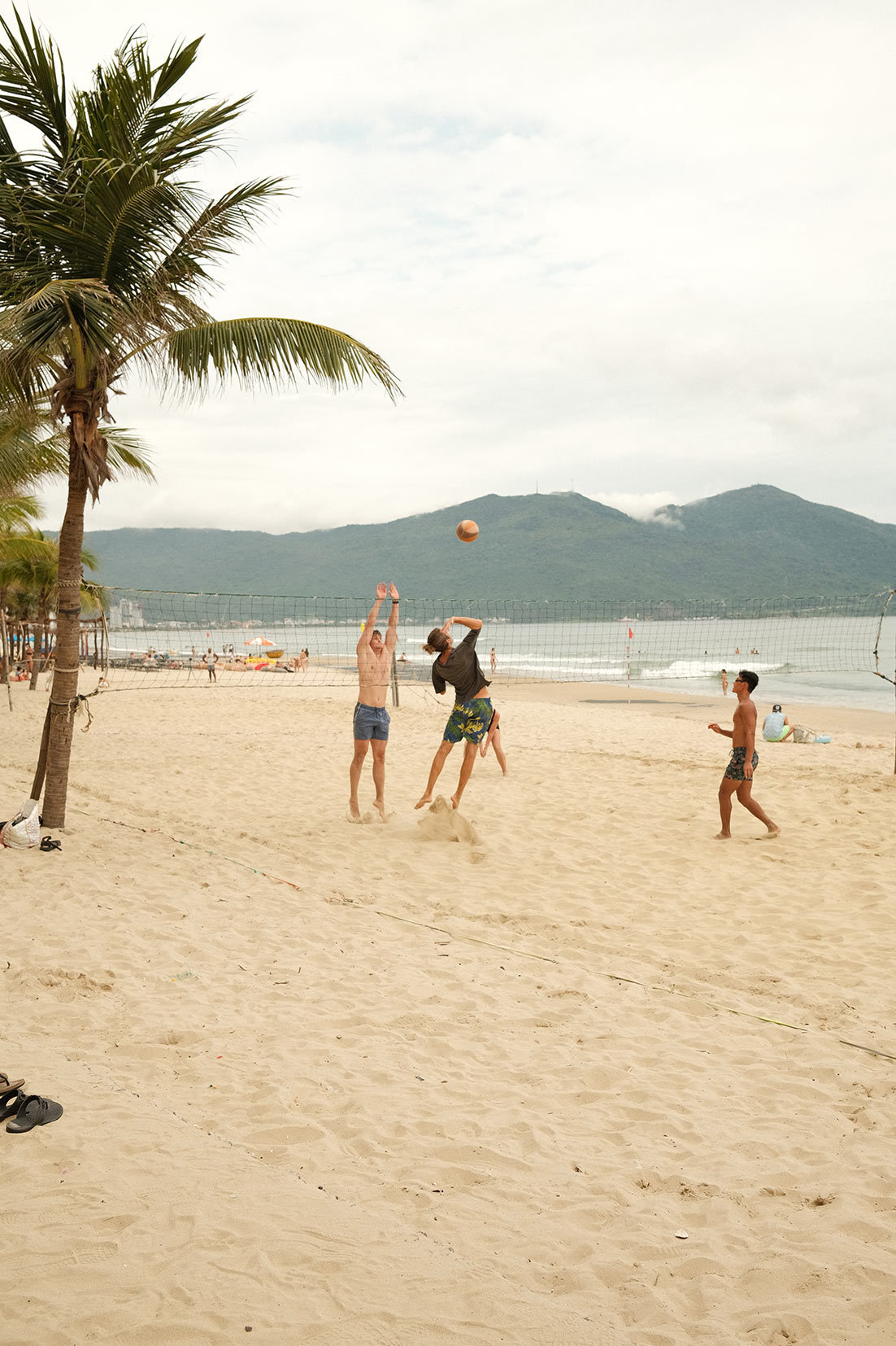 Explore Da Nang's beach