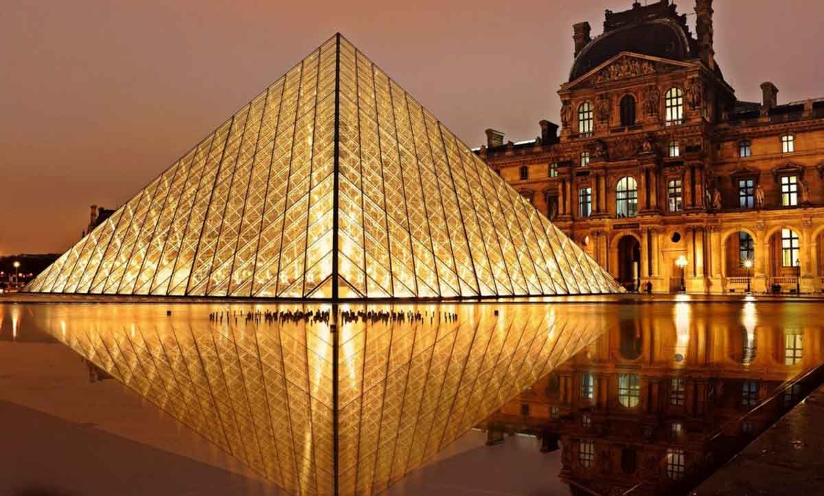 The Louvre Night Time Image Paris France