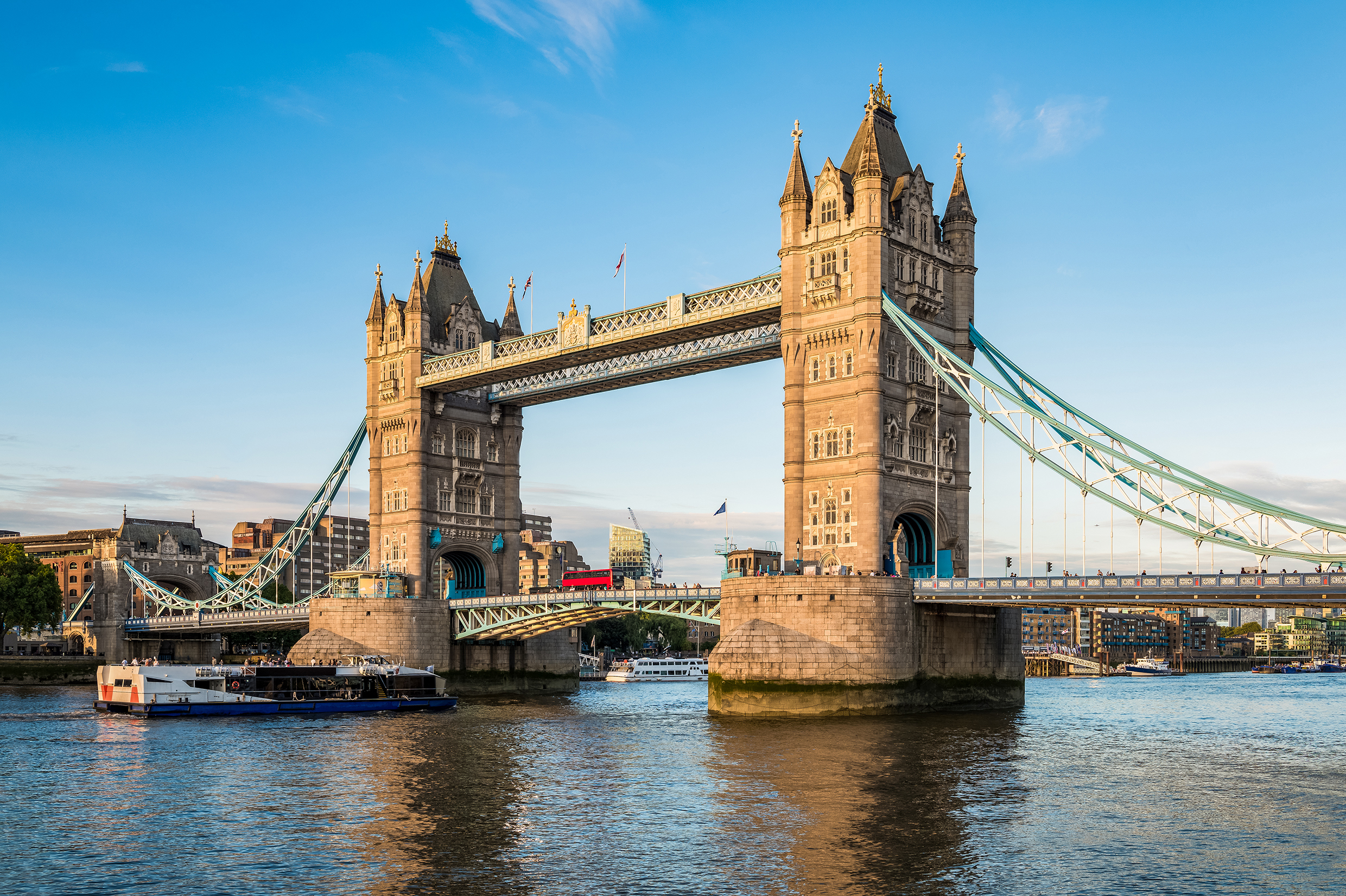 See London's Hotspots on a River Cruise